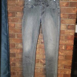 Levi's Women's Modern Rise Skinny Curve in Gray Denim - Size 27